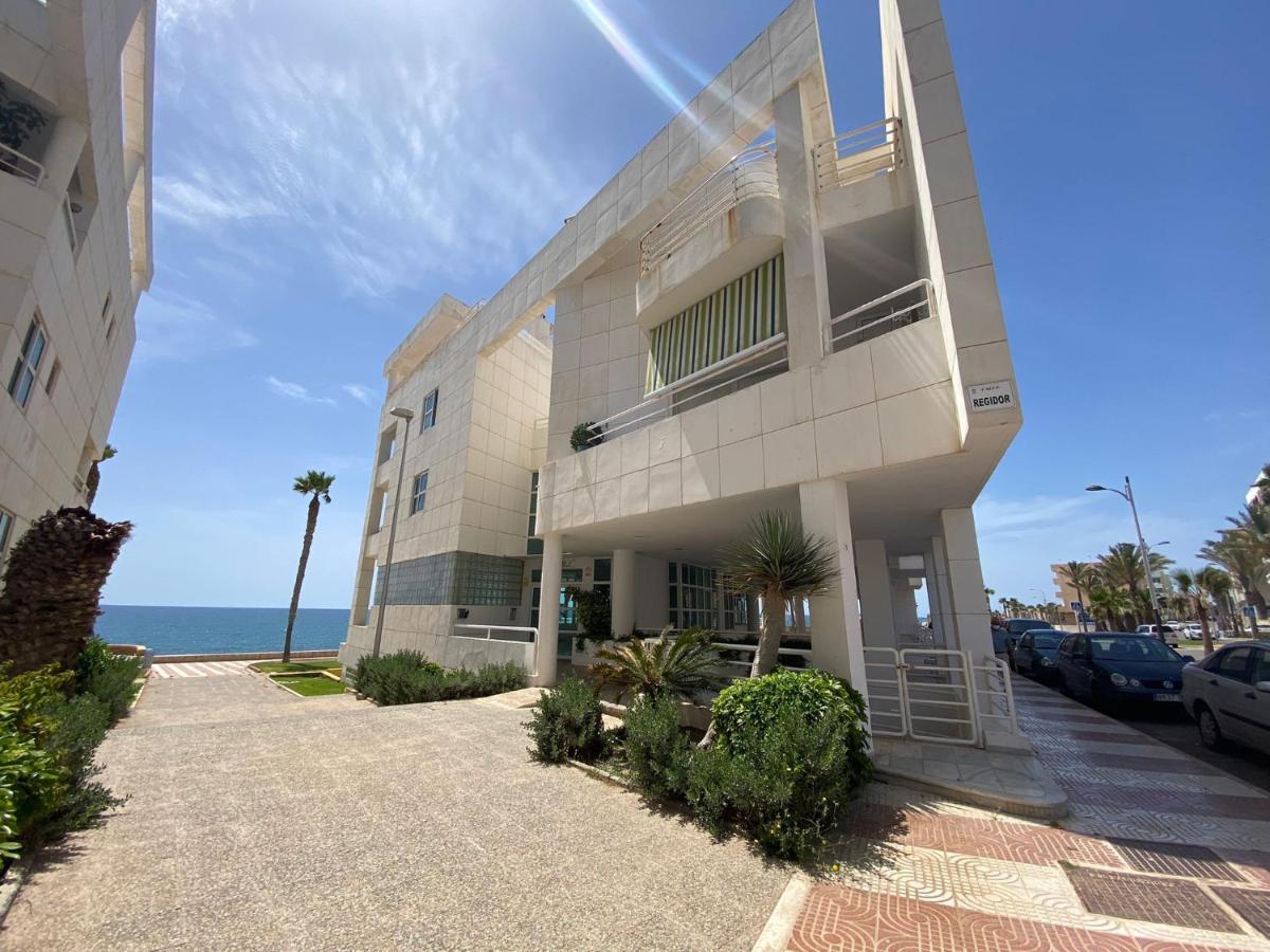 Apartamento En Primera Linea De Playa Рокетас-де-Мар Экстерьер фото